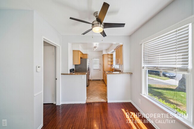 Foto del edificio - 5335 Vantage Ave