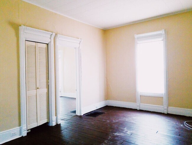 Building Photo - 878 Prospect Ave