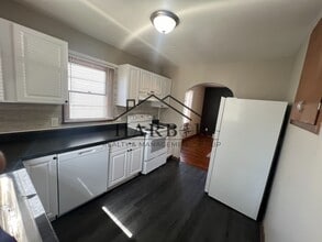 Building Photo - 709 5th Ave SW