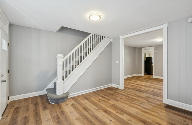 Building Photo - 30 N Abington Ave