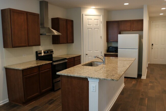 Foto del edificio - 212 Meadow Crossing Dr