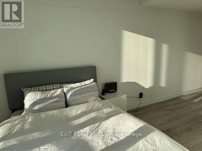 Building Photo - 2020 Bathurst St