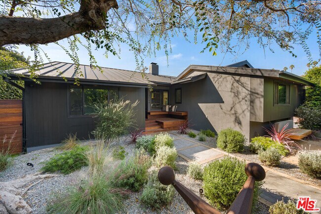 Foto del edificio - 3044 Linda Ln