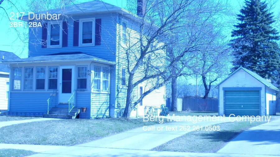 217 Dunbar Ave, Waukesha, WI 53186 House Rental in Waukesha, WI
