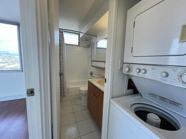 Building Photo - To register for the showing time below, note the 4 digit code: 6000 and click "APPLY NOW."(mobile...