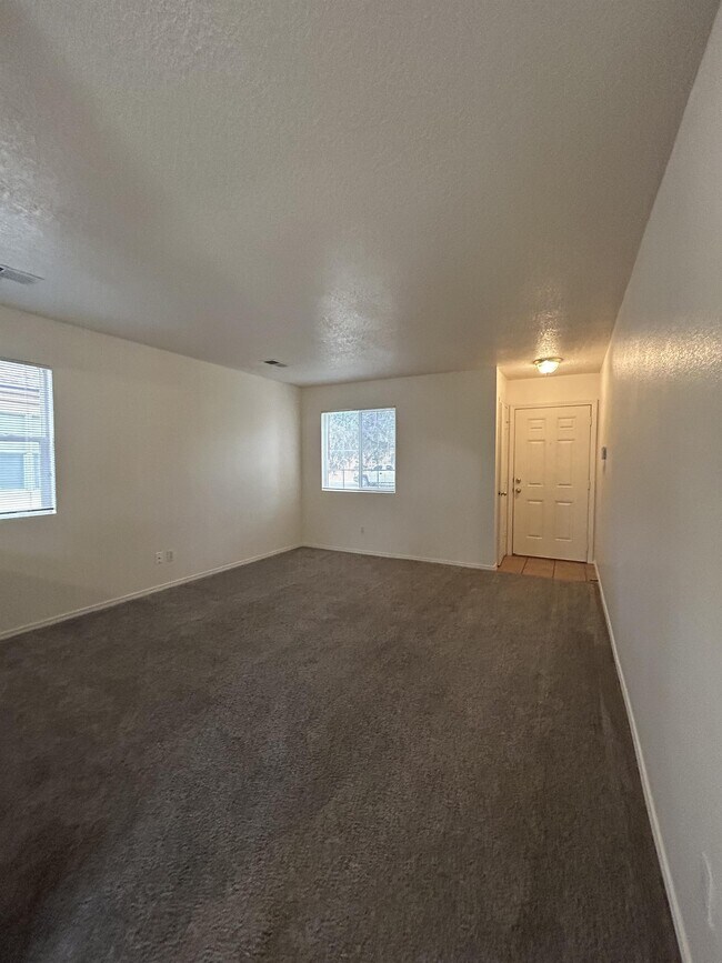 Building Photo - 4823 Raptor Rd NE