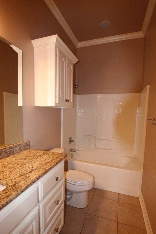 Building Photo - Gorgeous 4 Bedroom Home in Tyler!