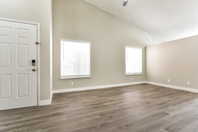 Building Photo - 4361 Faberge Ave