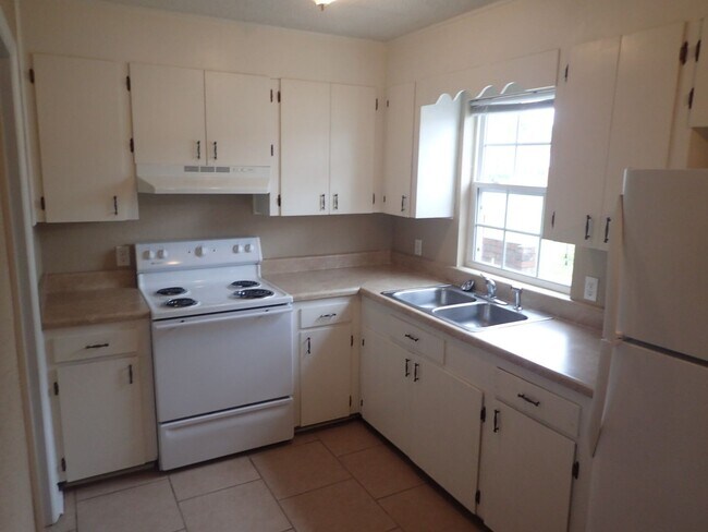 Foto del edificio - 2 Bedroom/1.5 Bath Townhome