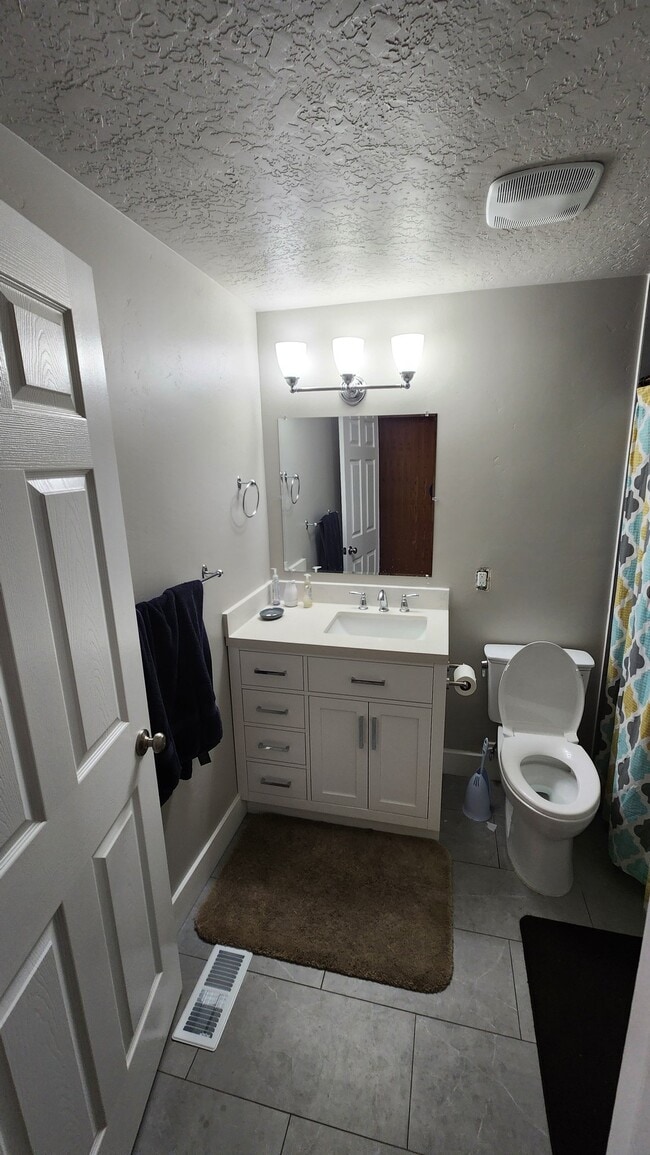 Photo - 1005 E Diamond Way (Sandy, UT) House