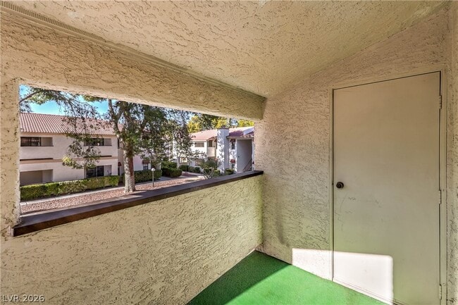 Foto del edificio - 6647 W Tropicana Ave