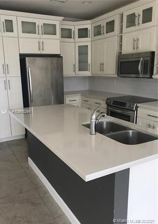 Building Photo - 10430 NW 58th Terrace
