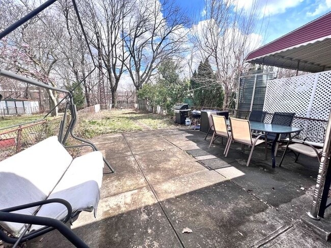 Foto del edificio - 6471 Alderton St