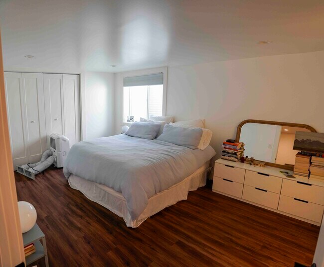 Foto del edificio - 780 Forest St