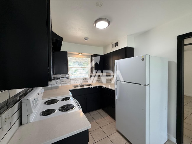 Building Photo - 4210 Dauphine Dr