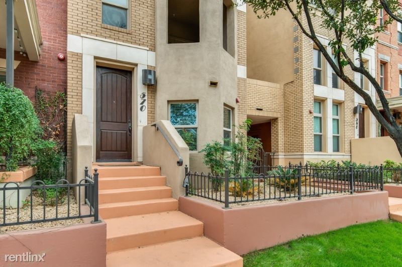 Primary Photo - 2 br, 2.5 bath Townhome - 570 W 6th St