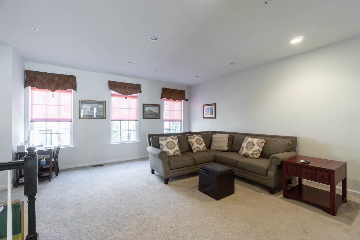 Foto principal - 2404 Baldwin Cres NE