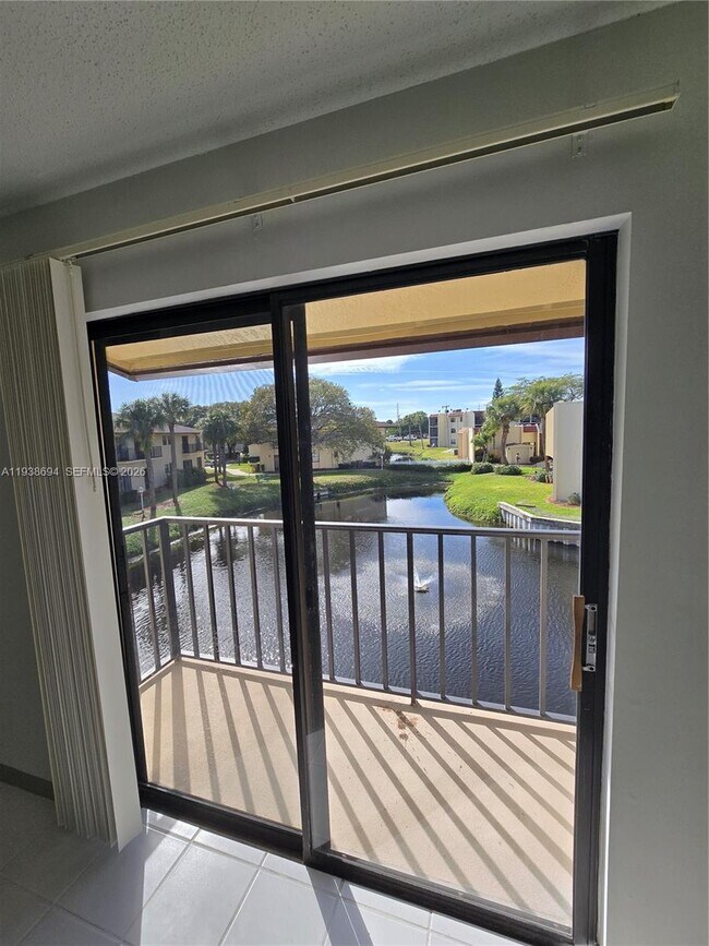 Building Photo - 2050 Oleander Blvd