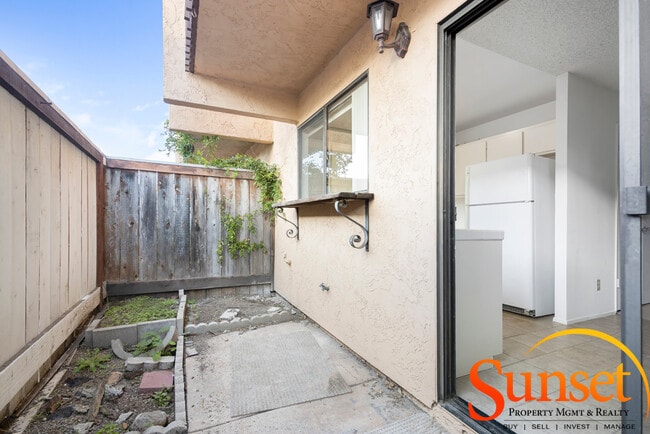 Building Photo - 9415 Gold Coast Dr