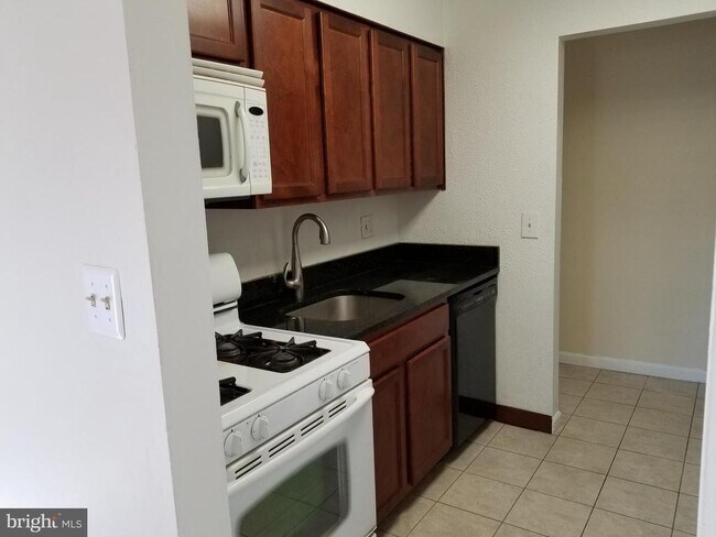 Foto del edificio - 6003 Majors Ln