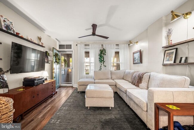 Foto del edificio - 538 S Adams St