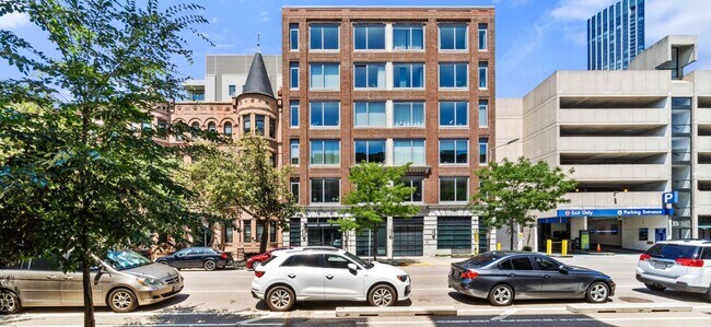 Foto del edificio - 43 Westland Ave