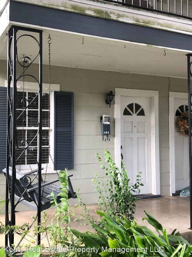 Primary Photo - 2 br, 1 bath House - 808 Souvenir Gate