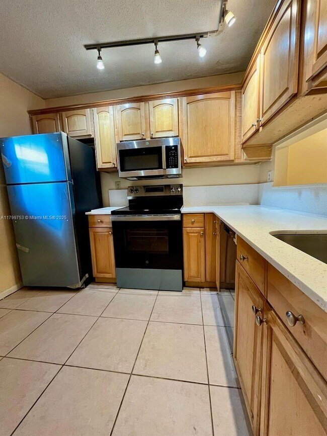 Foto del edificio - 3470 Foxcroft Rd