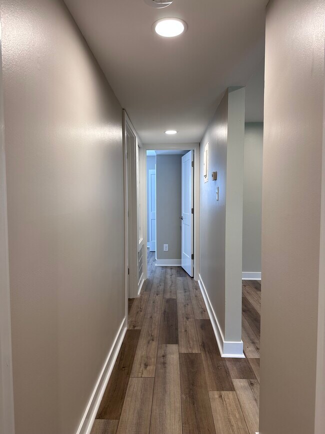Building Photo - 3021 Heathstead Place