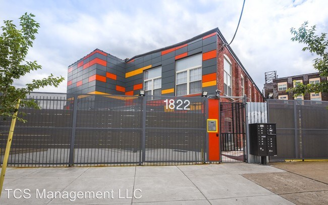 Building Photo - 1 br, 1.5 bath House - 1822 E Venango Street