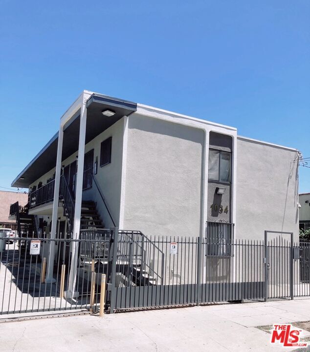 Building Photo - 1034 S Ardmore Ave