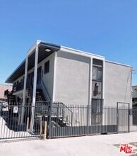 Building Photo - 1034 S Ardmore Ave