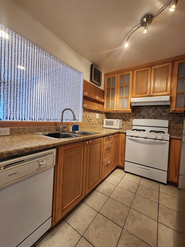 Foto del edificio - 14837 Sherman Way
