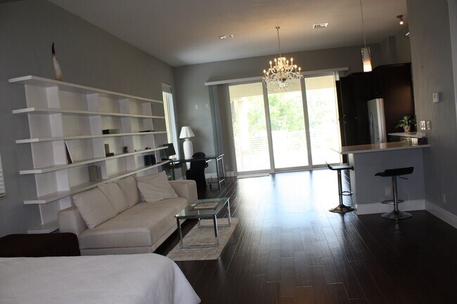 Foto del edificio - 5862 Homeland Rd