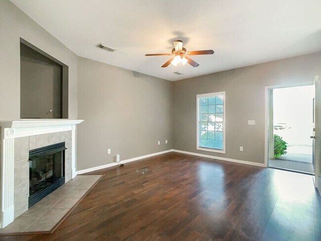 Foto del edificio - 12955 Garden Creek Ln