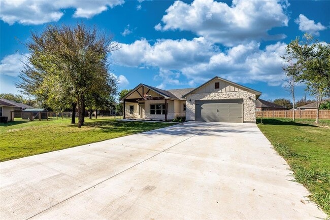 Building Photo - 123 Kikipua