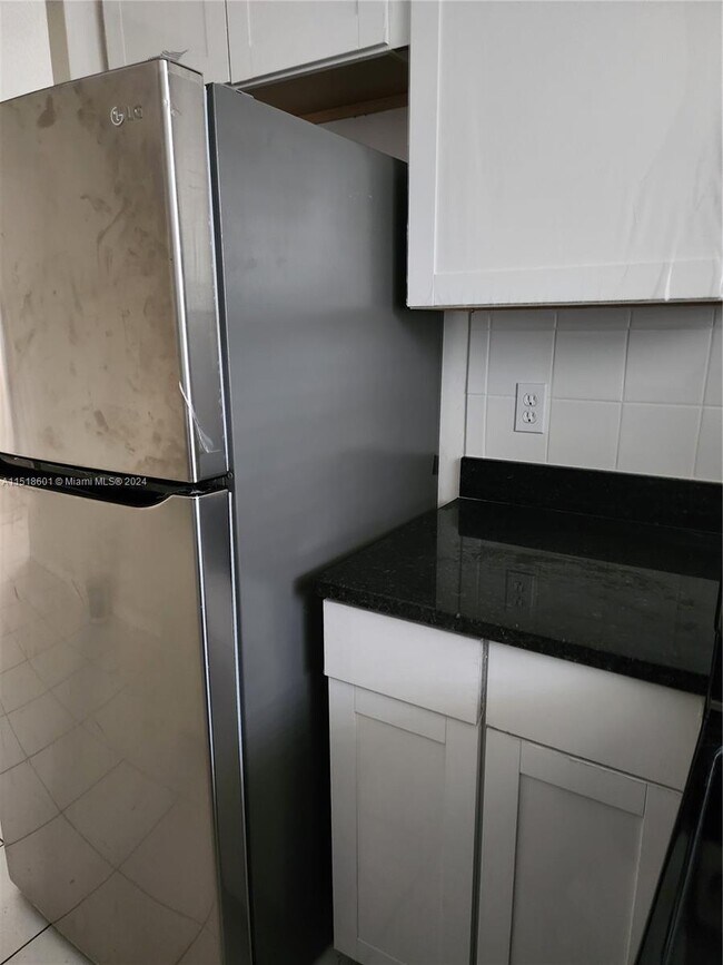 Foto del edificio - 314 S J St