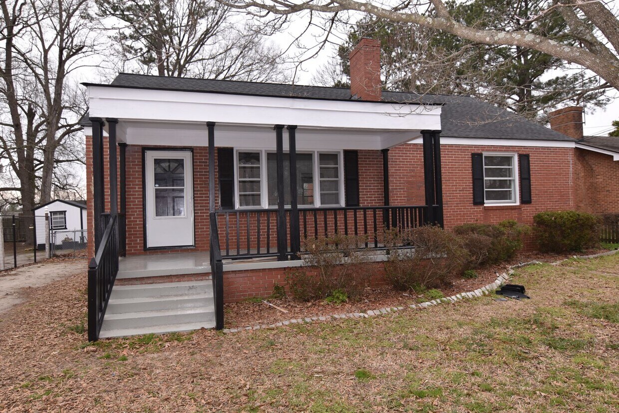 Primary Photo - Cute One Story 3 Bedroom 1.5 Bath Housewit...