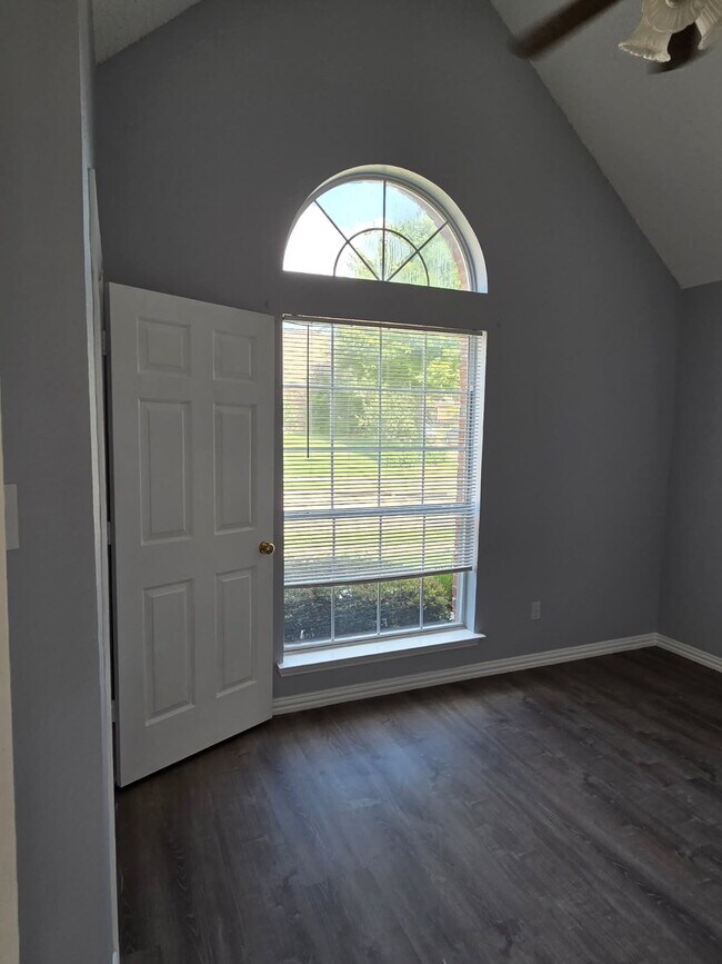 Photo - 2405 Shinnery Oak Dr House