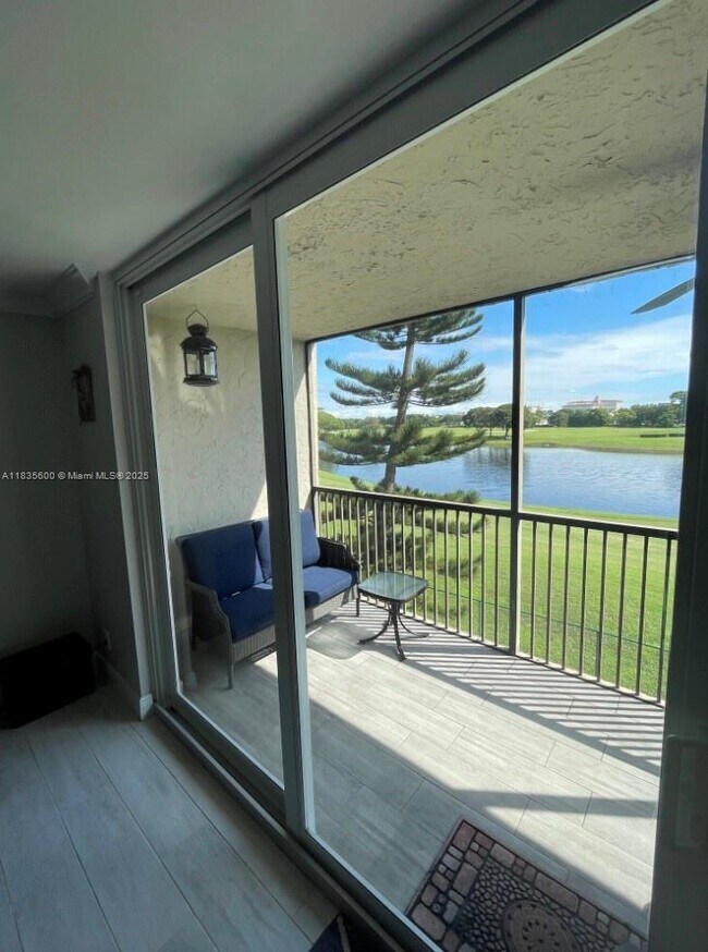 Foto del edificio - 3300 W Rolling Hills Cir