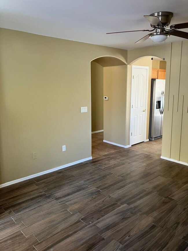 Foto del edificio - Available Now!