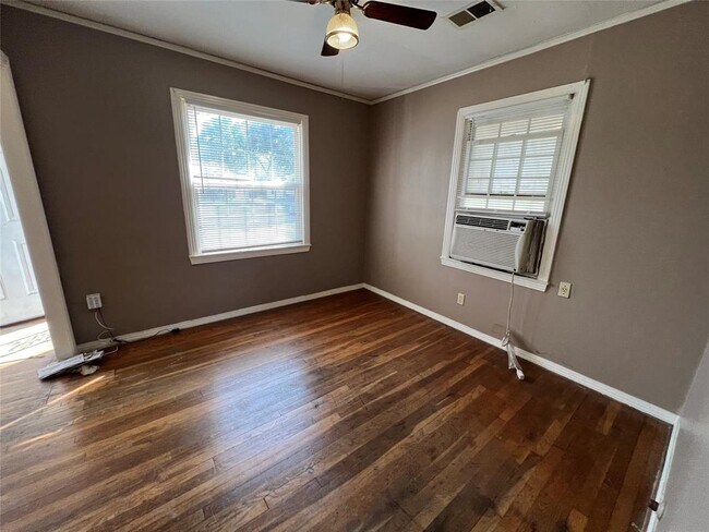 Foto del edificio - 4951 Culmore Dr