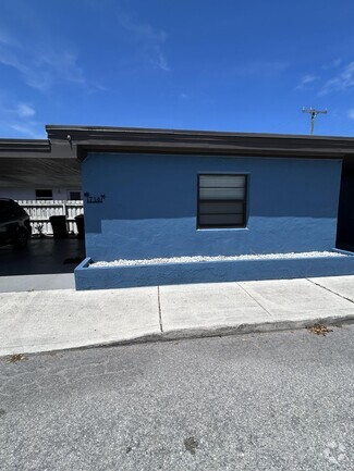 Building Photo - 716 3rd Ave N