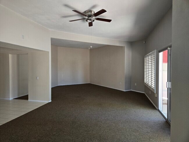 Building Photo - 11021 W Welk Dr