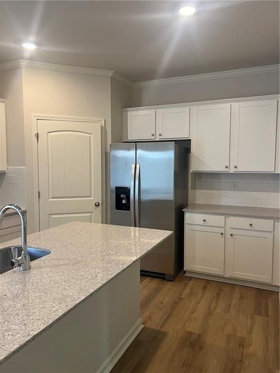 Building Photo - 60 Berryville Dr