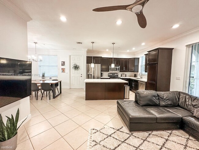 Building Photo - 4 br, 2.5 bath House - 2983 ST John