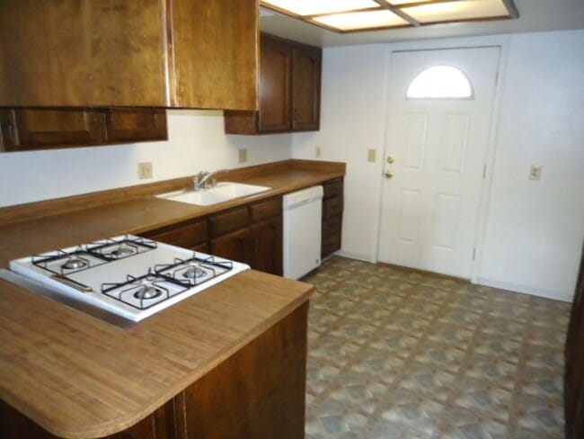 Building Photo - 1917-1919 W Whitendale Ave