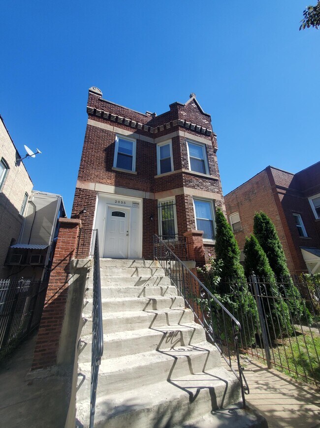 Building Photo - 2055 N Keystone Ave