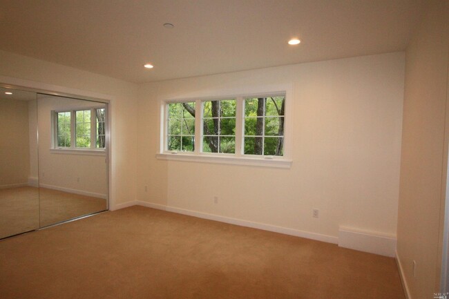 Foto del edificio - 10 Rock Ridge Rd