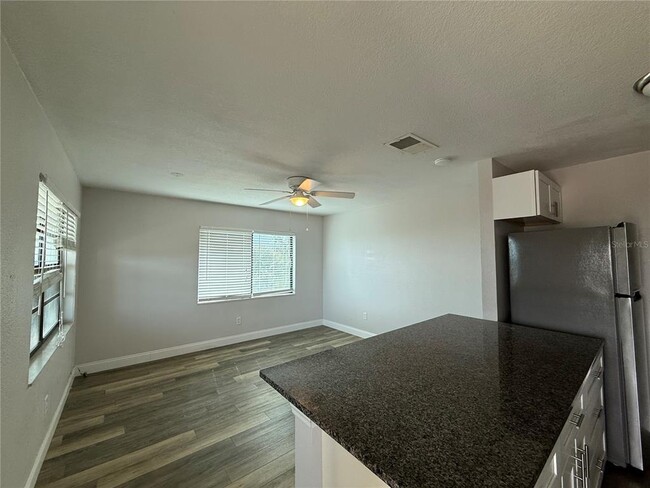 Building Photo - 2256 S Ocean Shore Blvd